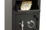 Làm thế nào để không bị cướp đe dọa lấy tiền trong két sắt?
